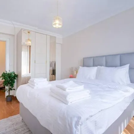 Spacious Duplex With Stunning Halic Views Διαμέρισμα