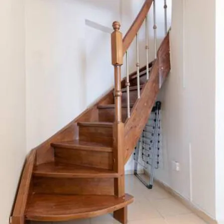 Spacious Duplex With Stunning Halic Views