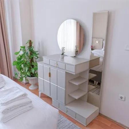 Appartement Spacious Duplex With Stunning Halic Views