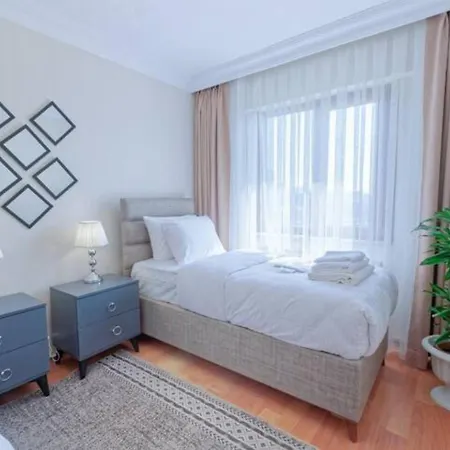Spacious Duplex With Stunning Halic Views Διαμέρισμα