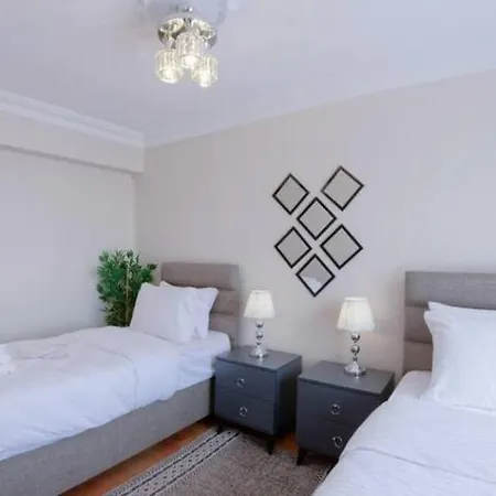 Spacious Duplex With Stunning Halic Views