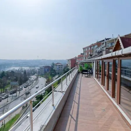 Spacious Duplex With Stunning Halic Views Διαμέρισμα *