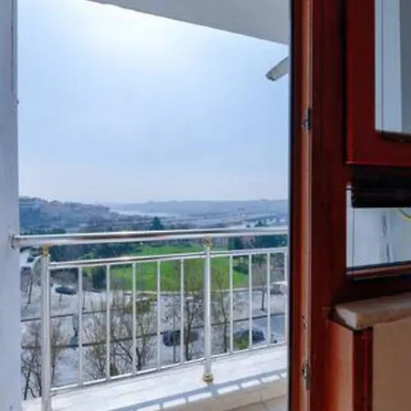 Appartement Spacious Duplex With Stunning Halic Views *